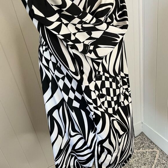 A Touch of Class Clothing Women S/M Tunic Top Black White Abstract Print Stretch - Picture 9 of 11